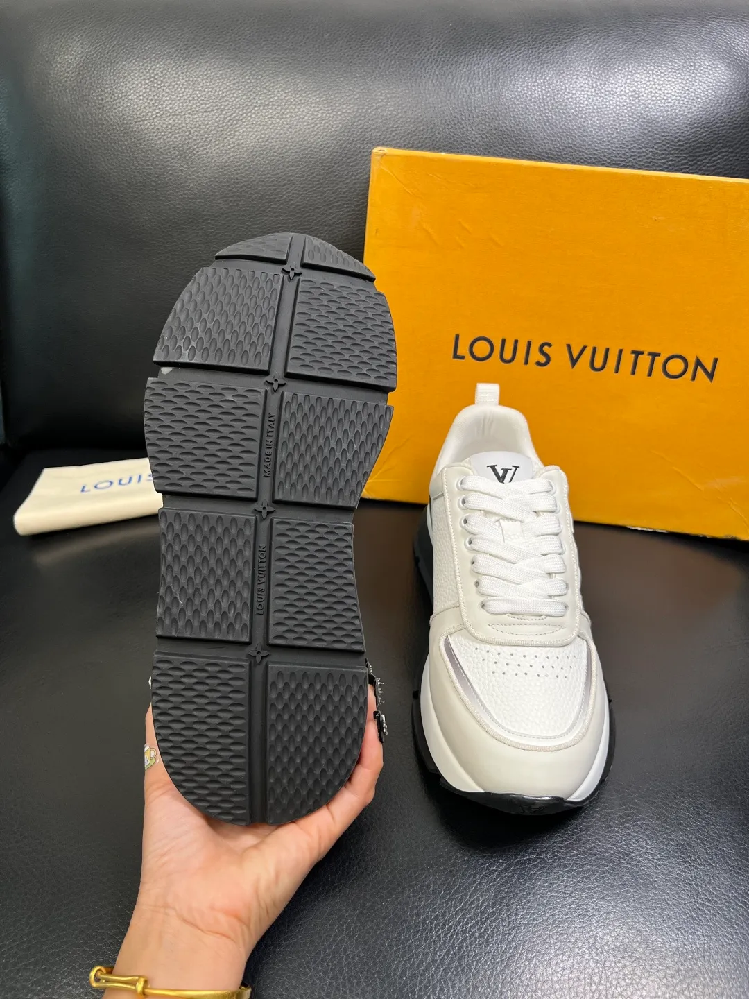 Men's shoes 💰 780 Lv High quality top crafts Louis Vuitton, sports sneakers counter synchronization, uppers imported from Italy, high-quality splicing with colorful and complex crafts, imported lambswool lining soft and comfortable, soles: original soles specially provided by the original factory, T men's shoes 💰U exclusive movable molded soles super comfortable, original and single goods, high quality, welcome to compare, code number 39-44 (customized 38 45)